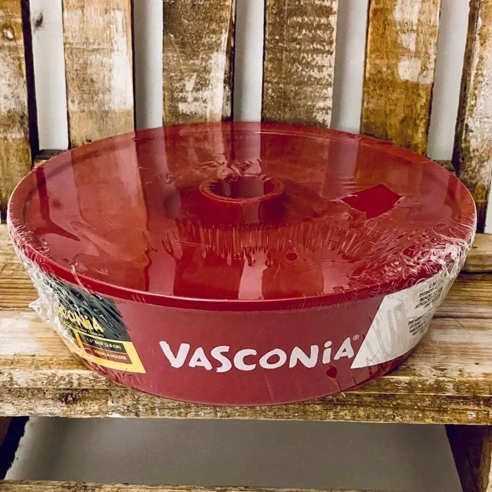 NWT Vasconia TORTILLAS Round Red Plastic Holder w/ lid for Pita bread Flatbread